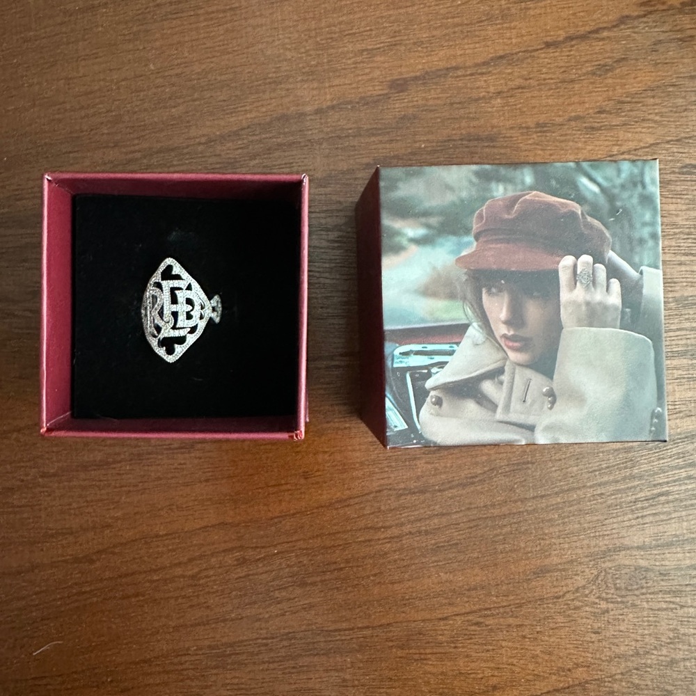 Taylor Swift Red Ring